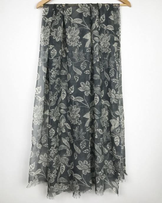 Garden Grey merino scarf