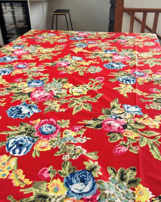 Rose Red Tablecloth - Medium
